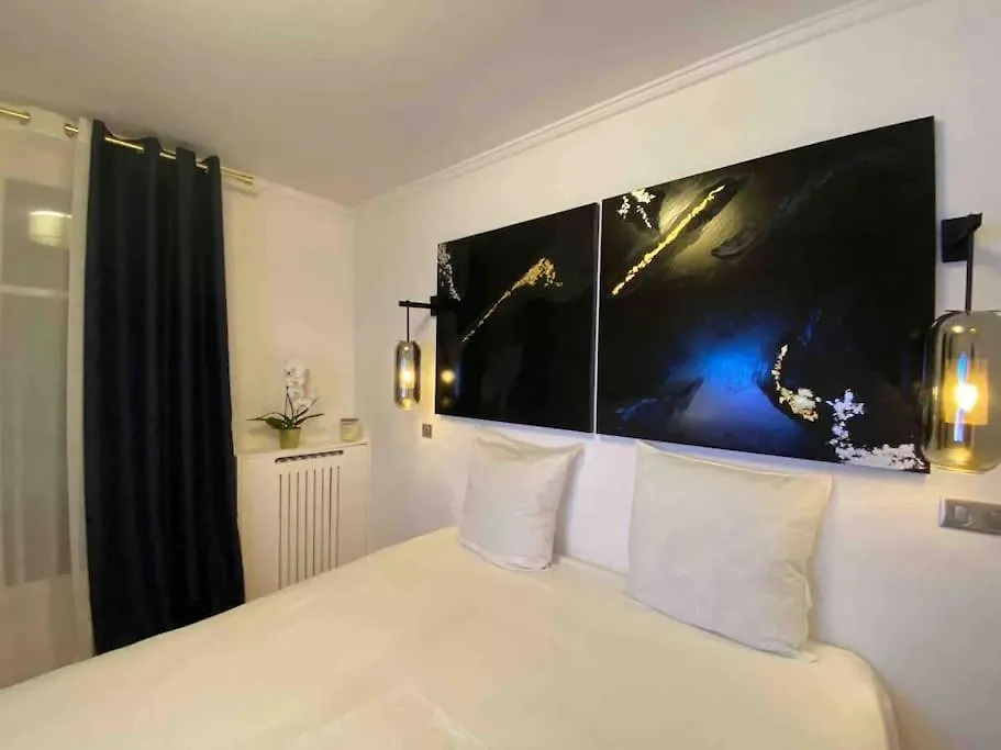 Chanel Avenue Montaigne & Elysees 4 Guests Parijs Appartement