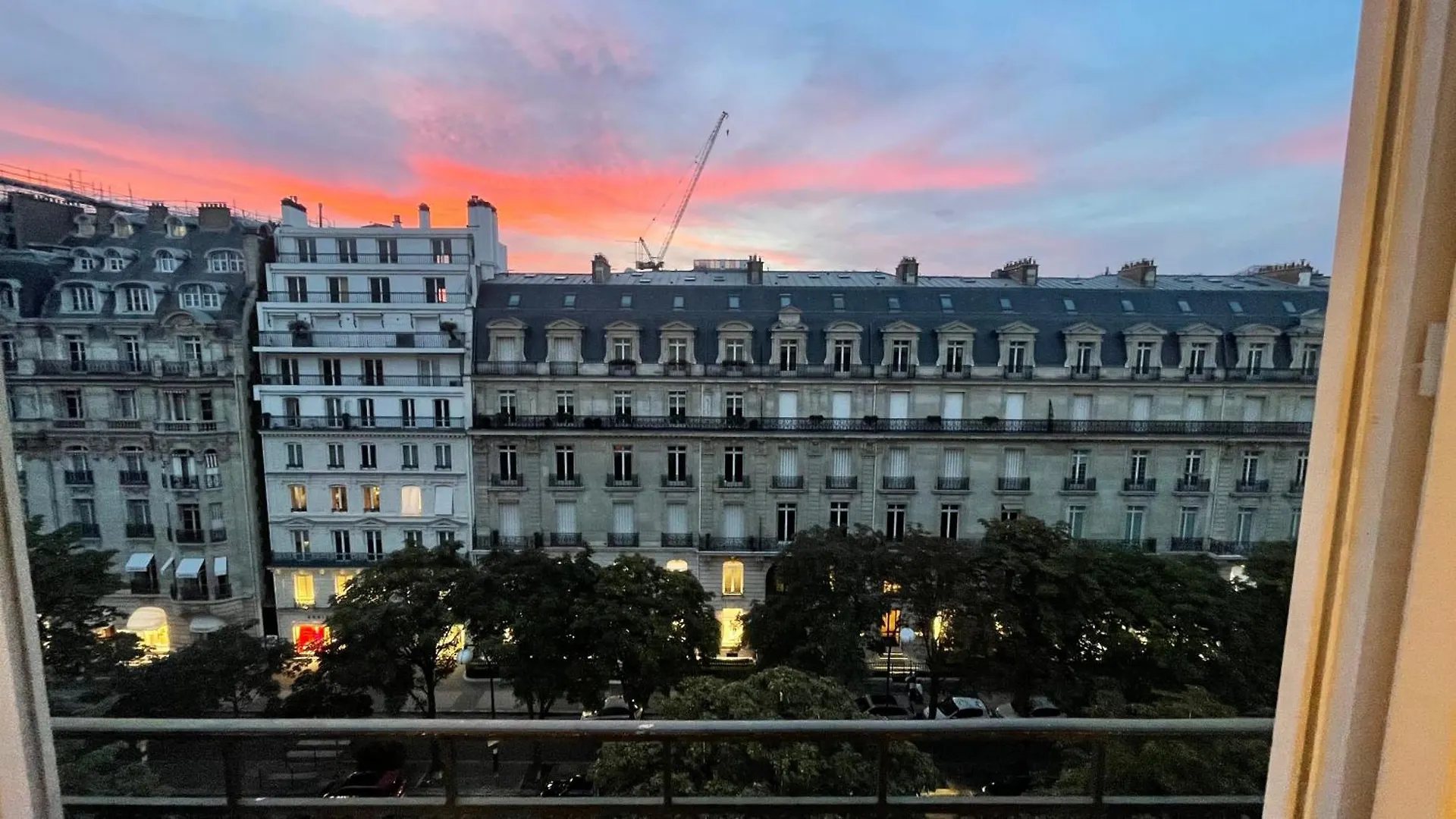 Chanel Avenue Montaigne & Elysees 4 Guests Parijs 0*,  Frankrijk