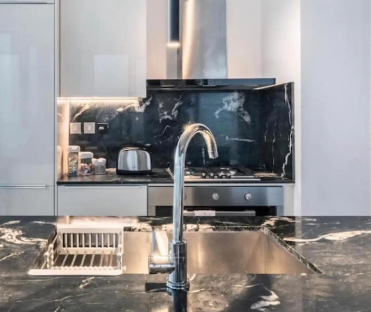 Appartement Chanel Avenue Montaigne & Elysees 4 Guests Parijs Frankrijk