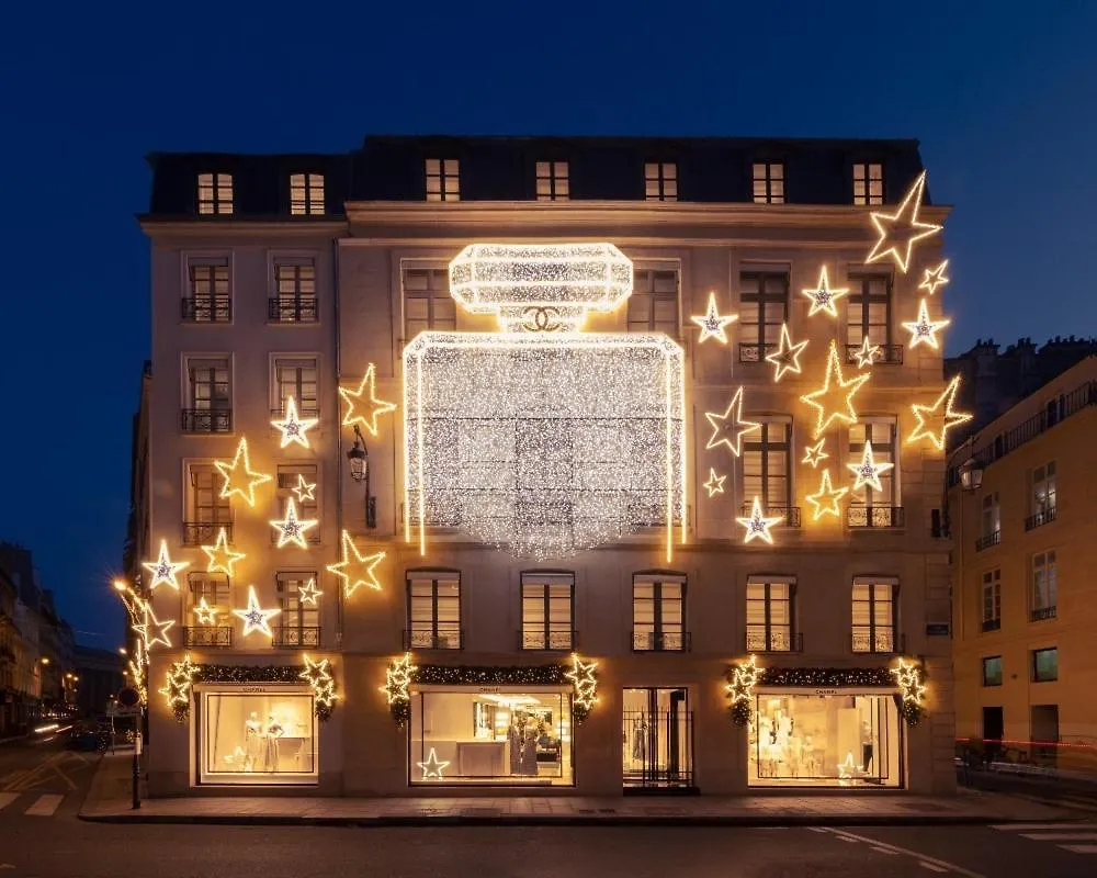 Chanel Avenue Montaigne & Elysees 4 Guests Paris