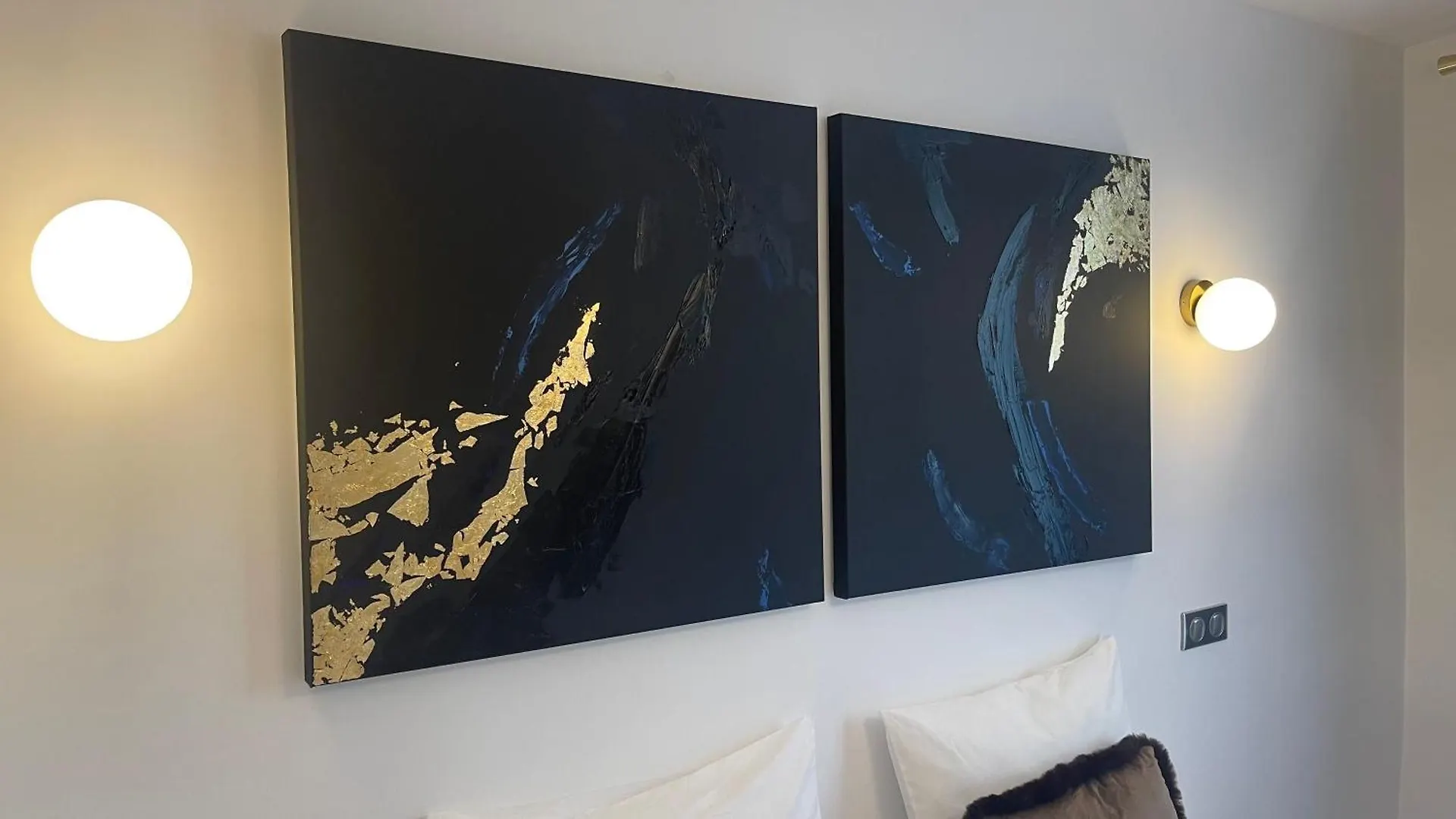 Apartment Chanel Avenue Montaigne & Elysees 4 Guests Paris